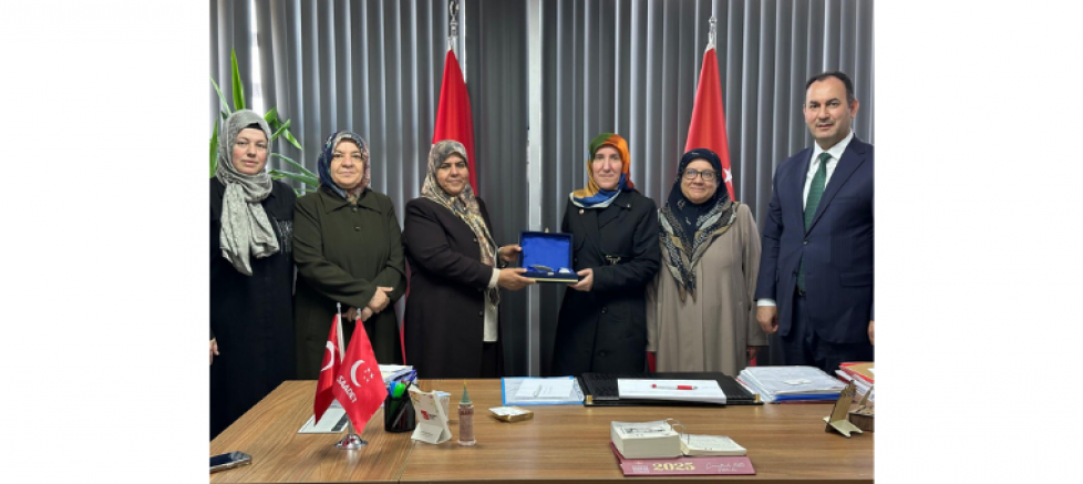 Nurgül Beytiye Ekinci: “KADINLAR ARASI ULUSLARARASI DAYANIŞMAYI BÜYÜTÜYORUZ” - GÜNDEM - İnternetin Ajansı